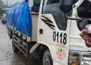 Kecelakaan Maut di KM 13 Soekarno Hatta Balikpapan, Truk Putih Hantam Truk Parkir – Satu Tewas di Tempat