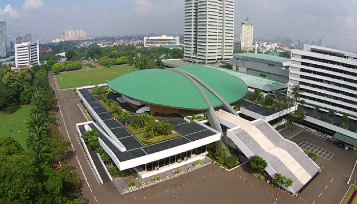 Di Bawah Lindungan Serakahnomics