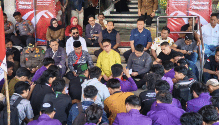 Demo Mahasiswa Unikarta di Kantor Bupati Kukar Sempat Ricuh, Tuntut Nominal Beasiswa Tak Dipangkas