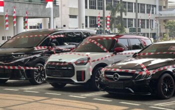 Sederet mobil mewah yang disitaa Kejagung di rumah jaringan Riza Chalid
