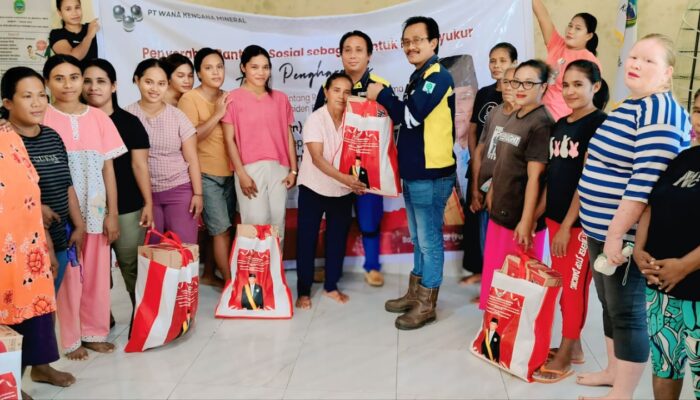 Wujud Syukur, PT WKM Salurkan 927 Paket Sembako untuk Warga Wasile Selatan