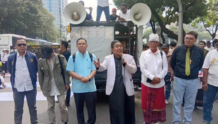 Ribuan Massa Gelar Aksi Damai di Monas, Suarakan Lima Tuntutan dan Tolak Anarkisme