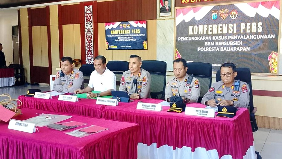 Konferensi pers pengungkapan solar subsidi ilegal di Balikpapan di Mapolresta Balikpapan