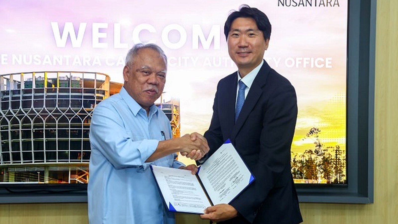 Basuki Hadimuljono dan delegasi Korea Selatan saat groundbreaking Smart City Cooperation Center di KIPP Nusantara
