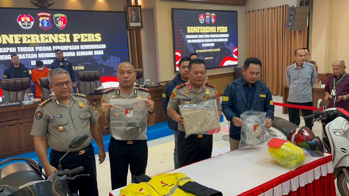 Kapolda Kaltim Irjen Pol Endar Priantoro memberi keterangan soal penangkapan pelaku penculikan dan pembunuhan bocah 7 tahun di Kutai Timur, Kamis 4 Juni 2026.
