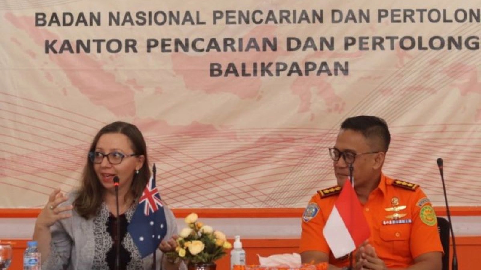 Delegasi Australia dan Basarnas Balikpapan saat membahas koordinasi SAR untuk Kaltim dan IKN