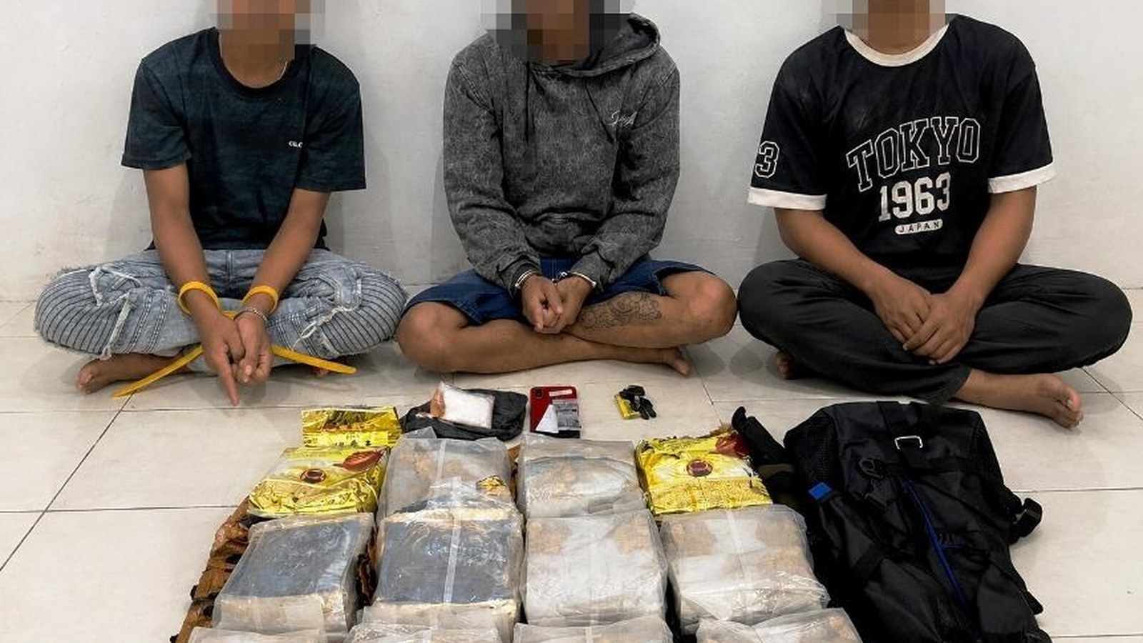 Polda Kaltim menyita 12,6 kilogram sabu dan mengamankan tiga orang di Samarinda